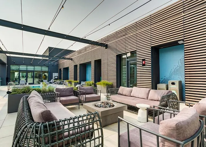W Loop Studio W Pool Gym Lounge Nr L Chi-749 * Chicago
