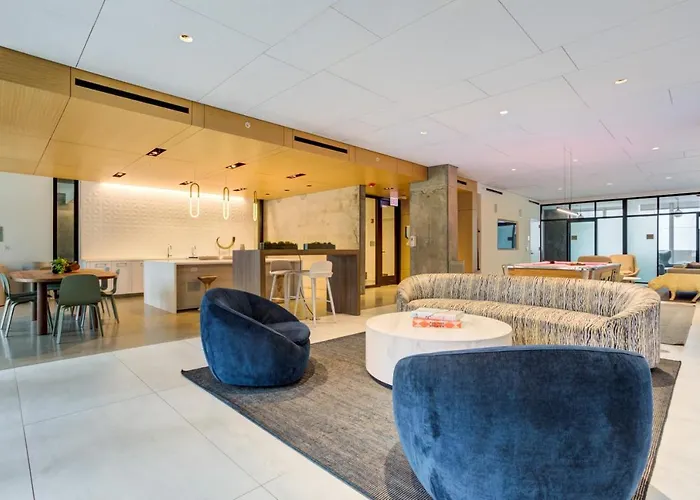 W Loop Studio W Pool Gym Lounge Nr L Chi-749 * Chicago