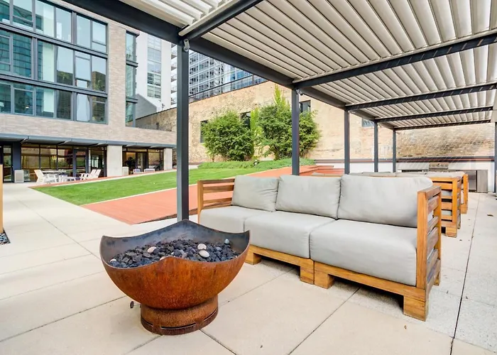 W Loop Studio W Pool Gym Lounge Nr L Chi-749 Chicago